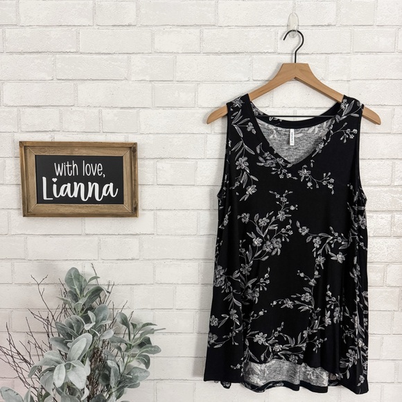Popyoung Tops - POPYOUNG Women’s Floral Black Sleeveless Top